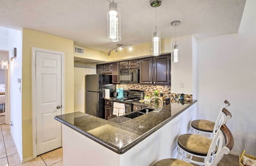 Irving Condo | Cozy Irving Condo 15 Mi to Downtown Dallas!