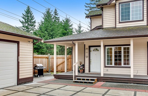 Greenbank Apartment | Cozy Island Condo with Free WiFi, Washer/Dryer & Great Location