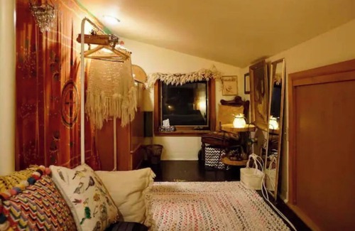 Old Toronto House | Cozy Island Retreat
