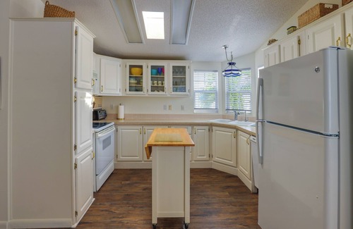 Hutchinson Island South House | Cozy Jensen Beach Home: Pool Access, Walk to Beach