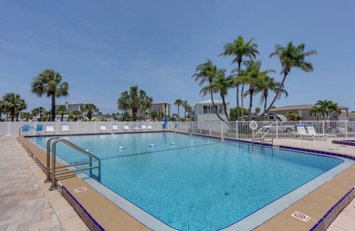 Hutchinson Island South House | Cozy Jensen Beach Home: Pool Access, Walk to Beach