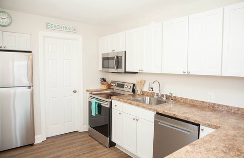 Brigantine House | Cozy Jersey Shore Cottage - 1.5 blocks to the beach!