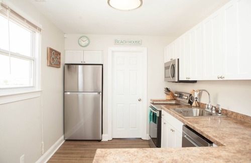 Brigantine House | Cozy Jersey Shore Cottage - 1.5 blocks to the beach!