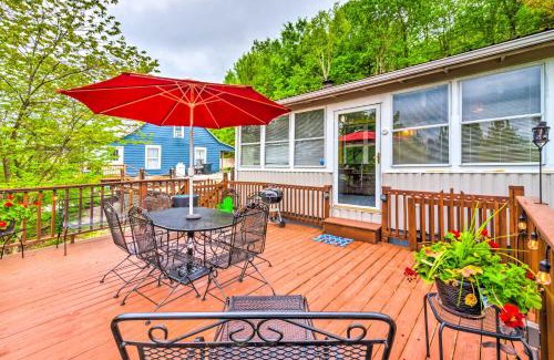 Cub Run House | Cozy Kentucky Cabin with Sunroom, Yard and Views!
