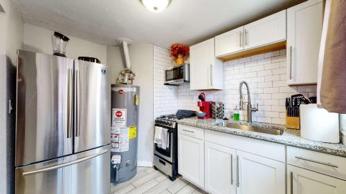 Dupont House | Cozy King Bed Hideaway Near Top Concerts & Sports