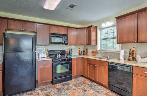 Kirby House | Cozy Kirby Getaway w/Patio, Near Lake Greeson!