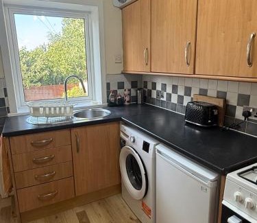 Kirkcaldy House | Cozy Kirkcaldy Hideaway - 3br House