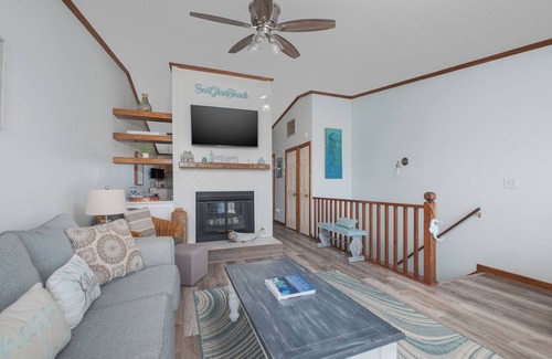 Kitty Hawk House | Cozy Kitty Hawk Condo with beautiful beach inspired décor and community amenities