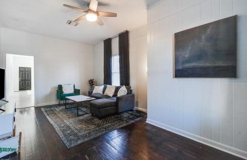 Freetown - Port Rico House | Cozy Lafayette Shared House-Private Bedroom Garden & Free Parking