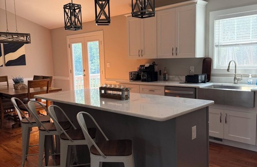 Mineral House | Cozy Lake Anna Gateway - Family & Pet Friendly 4 bed/3bath with Lake Access.