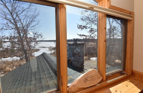 Siren Cabin | Cozy Lake Cabin- A Place to Refresh and Relax