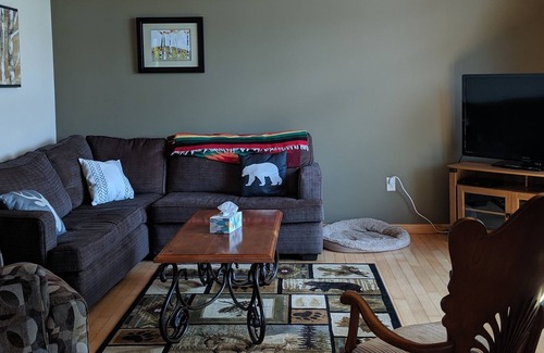Siren House | Cozy lake cabin with beautiful views & barrel sauna
