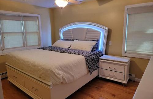 Charlton Apartment | Cozy Lake Cottage