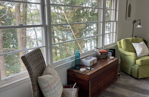 Cumming Cottage | Cozy Lake cottage