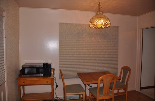 Erie House | Cozy Lake Erie Bungalow!