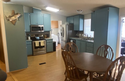 Perryville House | Cozy Lake Front 3br/2ba - sleeps 8!