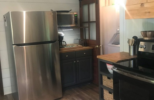 Woodstock Cabin | Cozy Lake Front Cabin, sleeps 8, Lake Allatoona