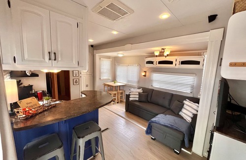 New London House | Cozy Lake Getaway at Badin Shores Resort! Beach - Pool - FUN!