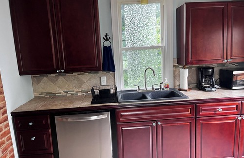 North Greece House | Cozy Lake house, charming Summerville Windsor Beach Irondequoit near Yacht Club