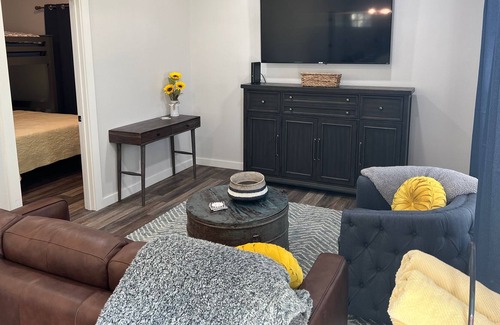 San Angelo House | Cozy Lake House