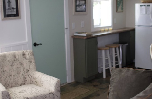 Traverse City Cottage | Cozy Lake Leelanau Cottage