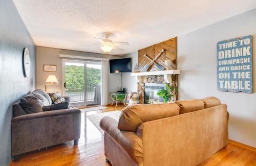 Lake Ozark Apartment | Cozy Lake Ozark Condo Rental with Grill, Pool Access