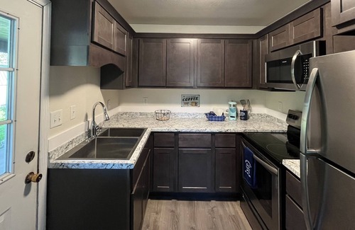 Fredericktown House | Cozy lake retreat with king bed — Full Access to Lake! Near many hiking trails