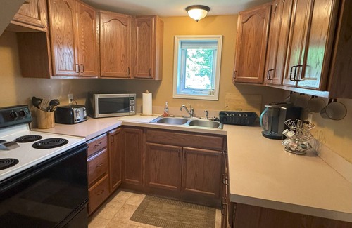 Houghton Lake Cabin | Cozy lake retreat with great views of Houghton Lake. Close to ORV trails.