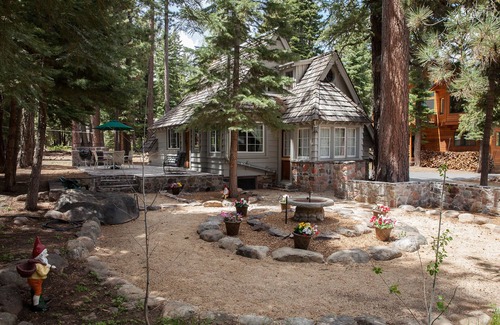 Pineland Cottage | Cozy Lake Tahoe Getaway