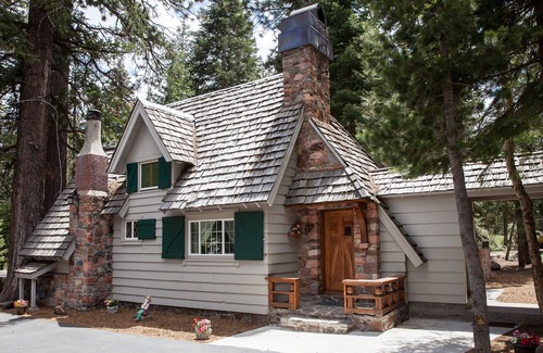 Pineland Cottage | Cozy Lake Tahoe Getaway