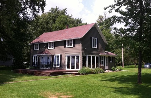 Village of Harrison House | Cozy Lake Winnebago Cottage: Shallow Sandy Shore, Close to EAA & Packers Games