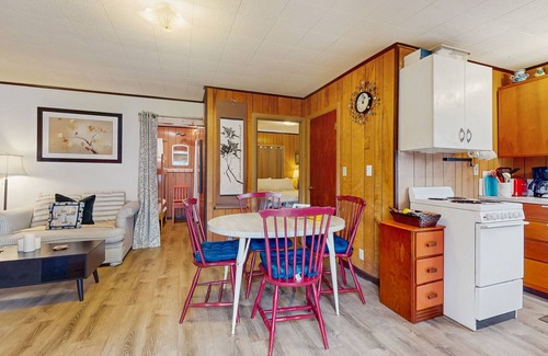 Port Angeles House | Cozy Lakefront Cabin on Lake Sutherland – A Peaceful Lakefront Getaway