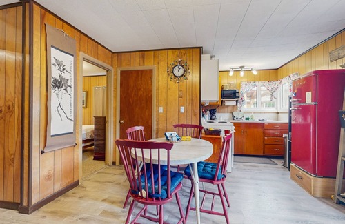 Port Angeles House | Cozy Lakefront Cabin on Lake Sutherland – A Peaceful Lakefront Getaway
