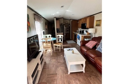 St. Augustine Cabin | Cozy lakefront cabin