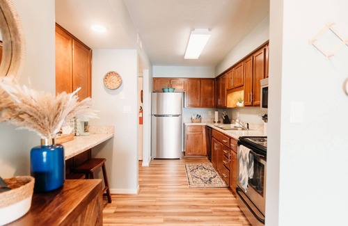 North Shore Condo | Cozy Lakefront Condo with Kayaks at Bernard's Landing on Smith Mountain Lake