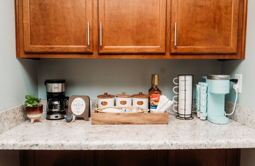 North Shore Condo | Cozy Lakefront Condo with Kayaks at Bernard's Landing on Smith Mountain Lake
