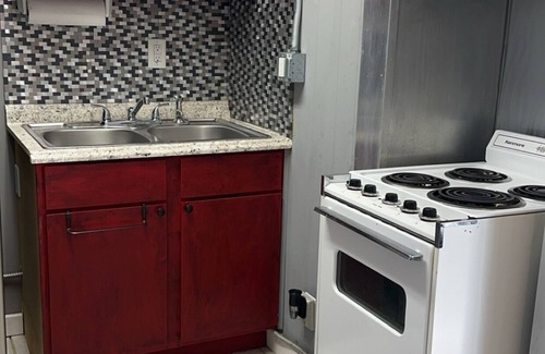 Hot Springs Cottage | Cozy lakefront cottage (only minutes away from Oaklawn Park & Casino)