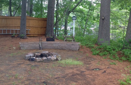 Winchendon House | Cozy Lakefront Escape with Private Beach & Stunning Views