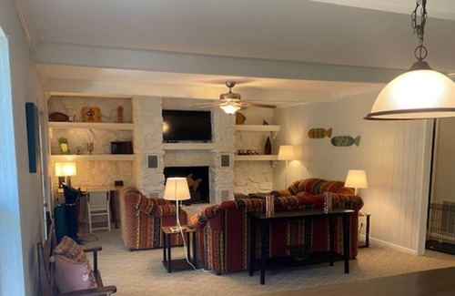 Heber Springs House | Cozy lakefront house with all of the comforts of home