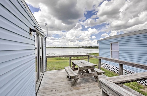Silver Springs Cottage | Cozy Lakefront Home in Ocala w/Deck, Grill + A/c!