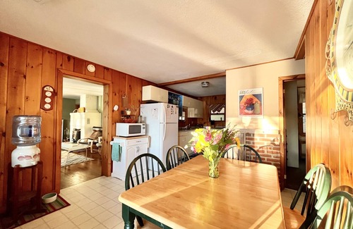 Readfield Cabin | Cozy Lakeside Cottage - Readfield, ME