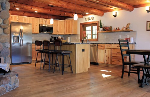 Manitowish Waters Cabin | Cozy Lakeside Log Cabin with fireplace/Central AC on Manitowish Waters Chain.