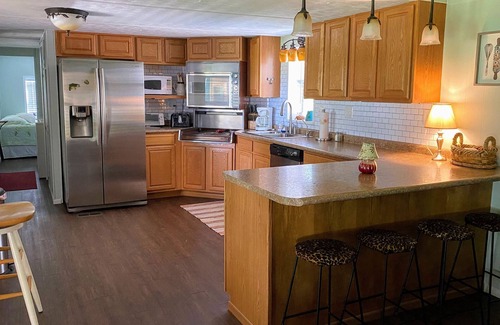 Longtown House | Cozy Lakeside Villa