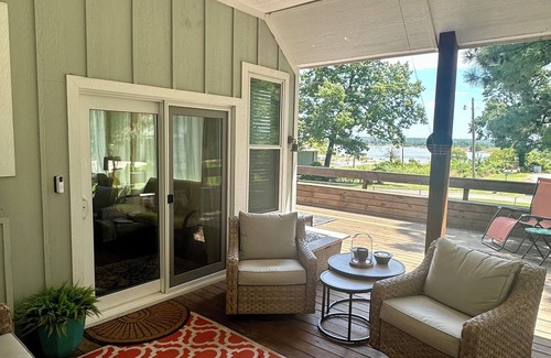 Longtown House | Cozy Lakeside Villa