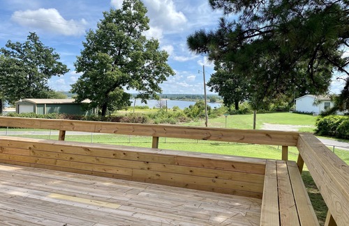 Longtown House | Cozy Lakeside Villa