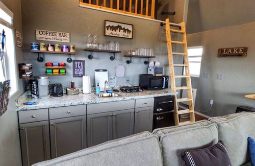 Broadwater County Cabin | Cozy Lakeview Cabin | Stunning Lake and Mountain View | Canyon Ferry Lake