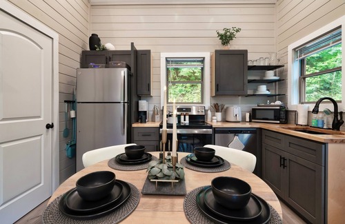 Sevierville Cabin | Cozy Lakeview Escape w/Loft & Deck