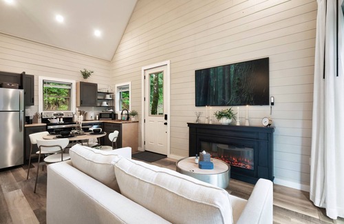 Sevierville Cabin | Cozy Lakeview Escape w/Loft & Deck
