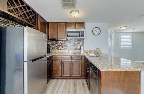 Southwest Orlando Condo | Cozy Lakeview Getaway/Near Universal Studios