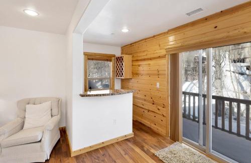 Fawnskin House | Cozy lakeview hideaway #2261